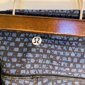 Blue and Black Lululemon Cropped Leggings